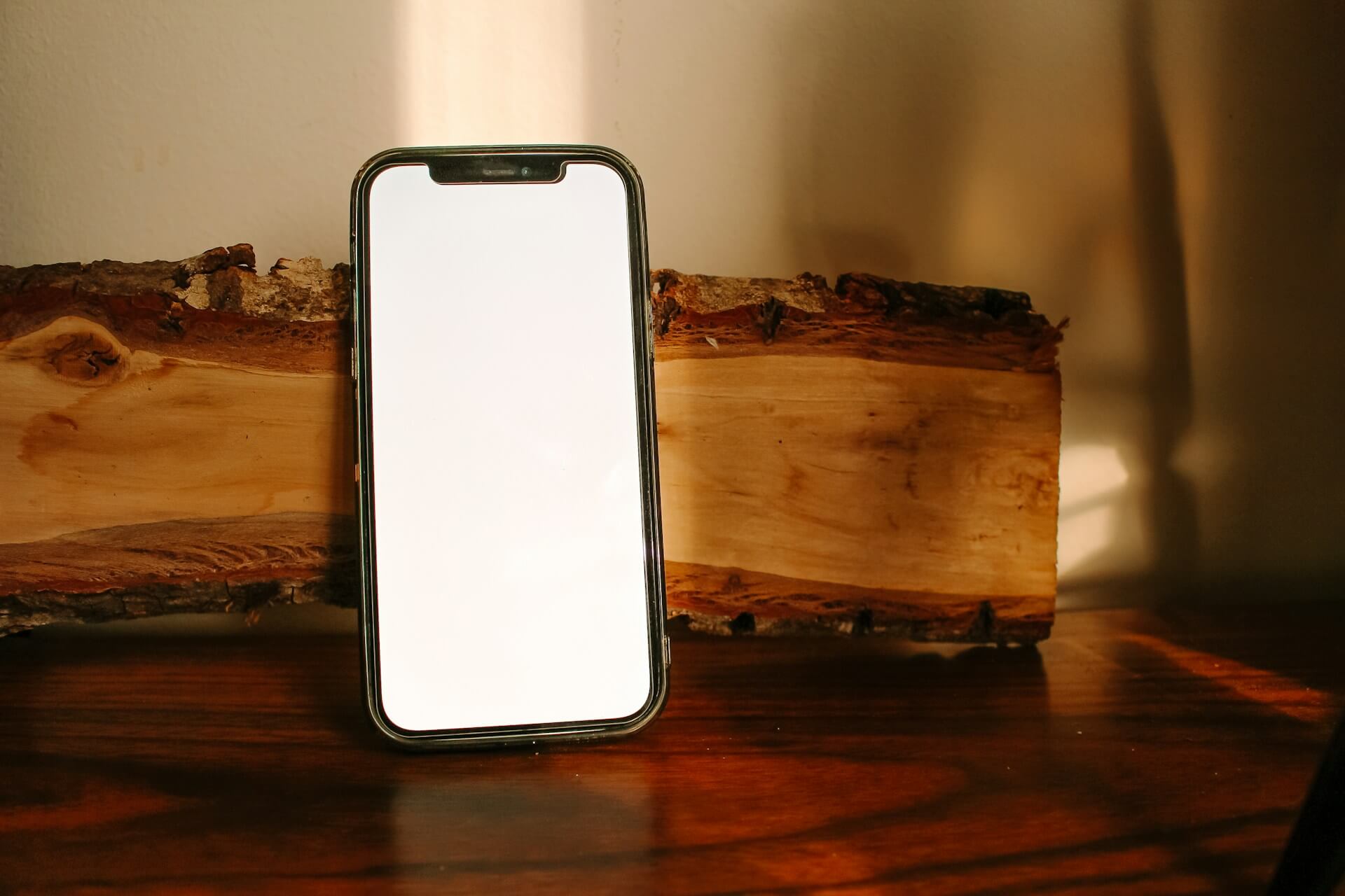 Най-честите причини за повреда на дисплея и как да ги избегнем